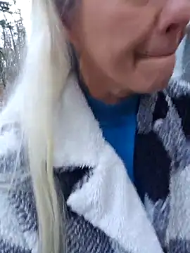 Snapshot of Sexy_Sparkling_ chatting on 03/05/25, 10:11 Sexy Sparkling online show from 03/05/25, 10:11