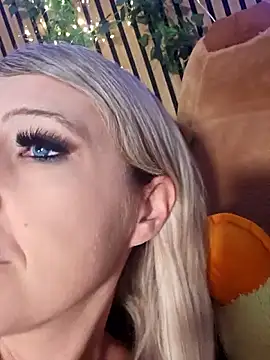 Snapshot of Sexy_Sparkling_ chatting on 12/05/25, 12:36 Sexy Sparkling online show from 12/05/25, 12:36