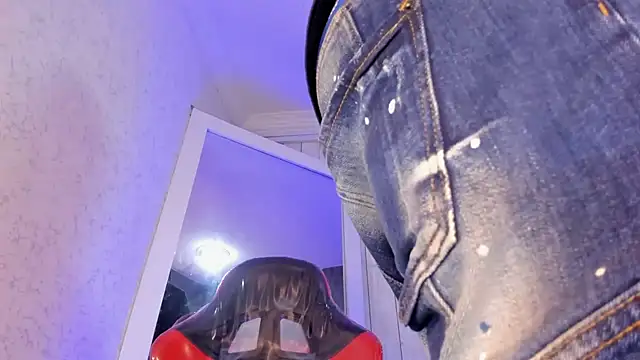 DominicSccott online show from 10/15/25, 01:00