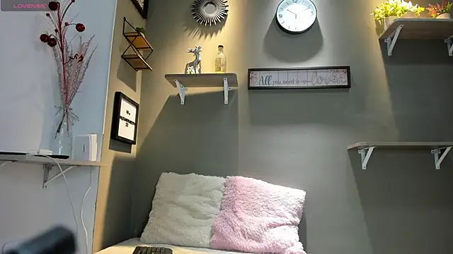 alexandrabootty online show from 02/17/25, 07:53