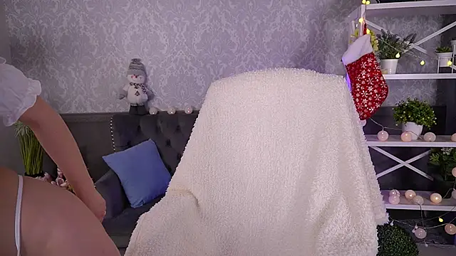 Daenerys Daenn online show from 12/25/24, 09:24