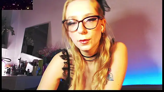 Snapshot of welliza chatting on 02/21/25, 02:39 welliza online show from 02/21/25, 02:39