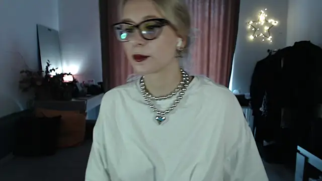 Snapshot of welliza chatting on 09/12/25, 04:56 welliza online show from 09/12/25, 04:56