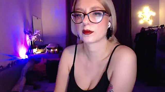 Snapshot of welliza chatting on 12/05/25, 03:26 welliza online show from 12/05/25, 03:26