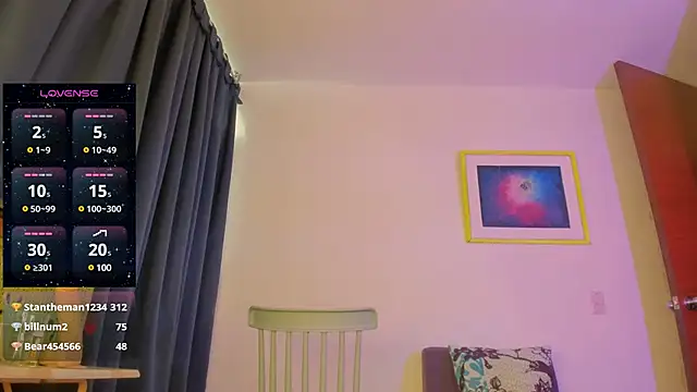 Snapshot of sexual__queen chatting on 01/27/25, 10:06 sexual queen online show from 01/27/25, 10:06