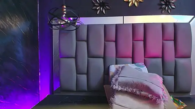  MiaBrown  online show from 11/11/25, 12:05