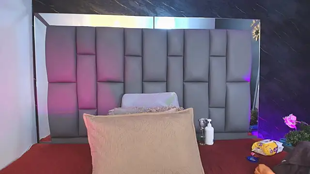  MiaBrown  online show from 11/14/25, 12:04