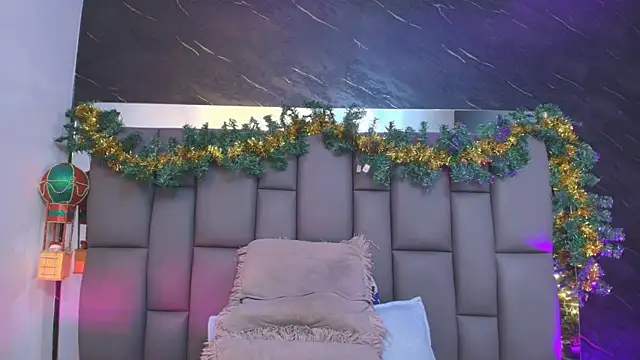  MiaBrown  online show from 12/02/25, 12:10