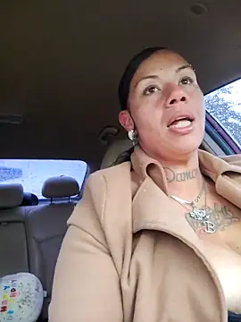 Snapshot of assonphatphat chatting on 11/15/25, 09:11 assonphatphat online show from 11/15/25, 09:11