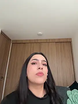 Nicollemays online show from 05/25/26, 01:17