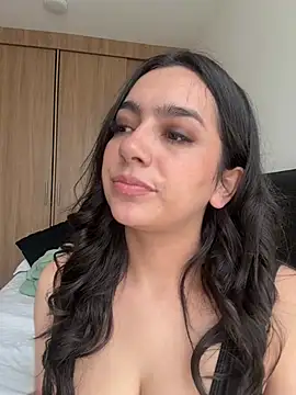 Snapshot of Nicollemays chatting on 06/16/26, 03:58 Nicollemays online show from 06/16/26, 03:58