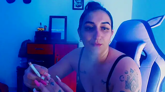 Snapshot of liz_dirty chatting on 11/16/25, 11:10 liz dirty online show from 11/16/25, 11:10