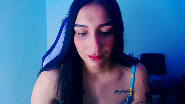 Snapshot of liz_dirty chatting on 12/18/25, 10:49 liz dirty online show from 12/18/25, 10:49