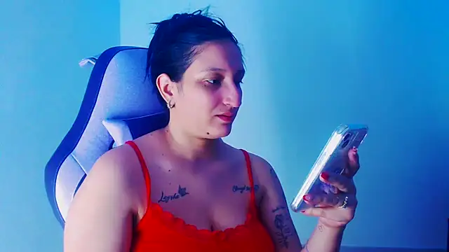 Snapshot of liz_dirty chatting on 12/19/25, 10:39 liz dirty online show from 12/19/25, 10:39