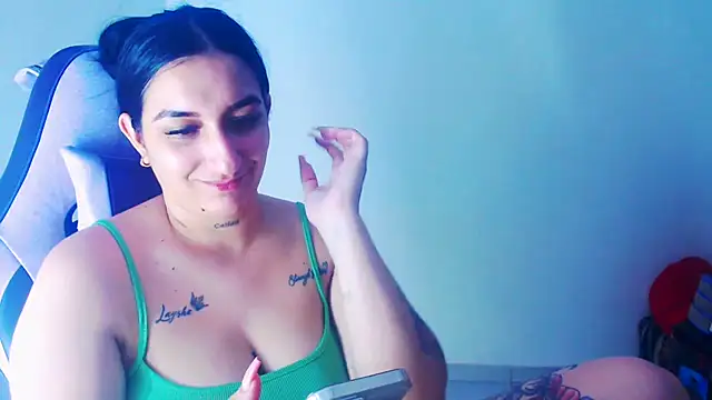 Snapshot of liz_dirty chatting on 04/26/26, 10:29 liz dirty online show from 04/26/26, 10:29