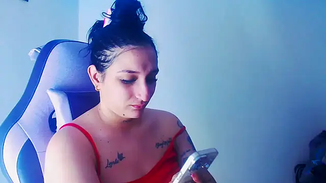 Snapshot of liz_dirty chatting on 04/29/26, 10:38 liz dirty online show from 04/29/26, 10:38