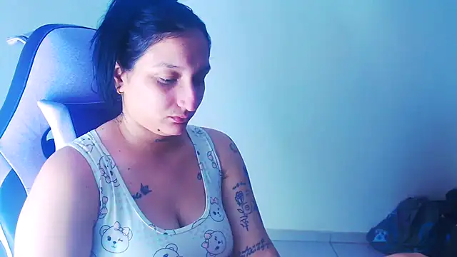 Snapshot of liz_dirty chatting on 05/15/26, 10:39 liz dirty online show from 05/15/26, 10:39