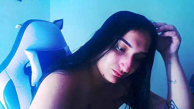Snapshot of liz_dirty chatting on 05/19/26, 10:38 liz dirty online show from 05/19/26, 10:38