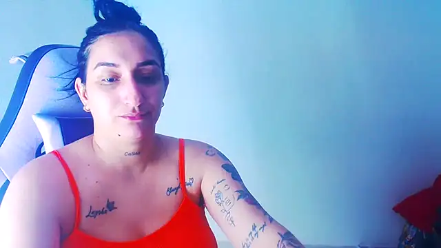 Snapshot of liz_dirty chatting on 05/21/26, 10:28 liz dirty online show from 05/21/26, 10:28