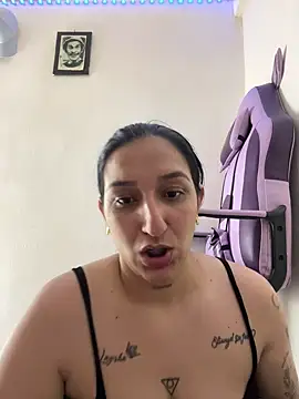 Snapshot of liz_dirty chatting on 06/19/26, 09:40 liz dirty online show from 06/19/26, 09:40