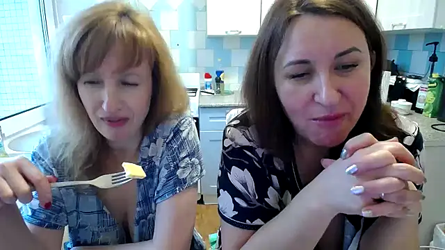 Snapshot of DonnaMagdalena chatting on 12/25/24, 09:24 DonnaMagdalena online show from 12/25/24, 09:24