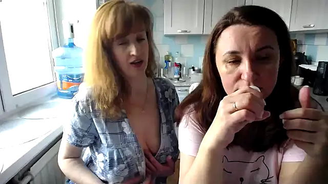 Snapshot of DonnaMagdalena chatting on 03/07/25, 09:29 DonnaMagdalena online show from 03/07/25, 09:29