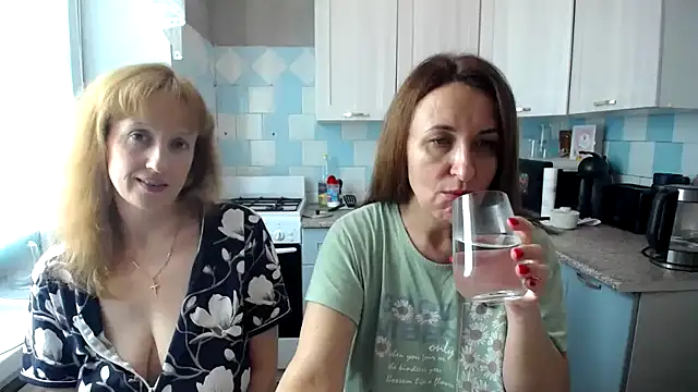 Snapshot of DonnaMagdalena chatting on 09/10/25, 07:52 DonnaMagdalena online show from 09/10/25, 07:52