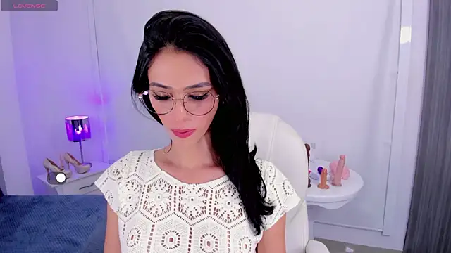 Andrea Marinn online show from 12/19/24, 05:51