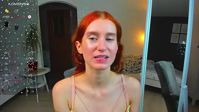 Snapshot of Sally_Biscuit chatting on 10/27/25, 12:42 Sally Biscuit online show from 10/27/25, 12:42