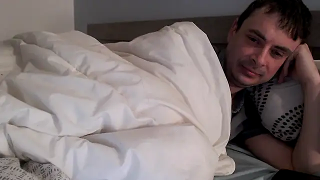 freddy0222222 online show from 02/12/25, 06:19