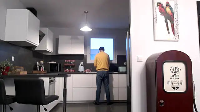 freddy0222222 online show from 09/24/25, 05:55