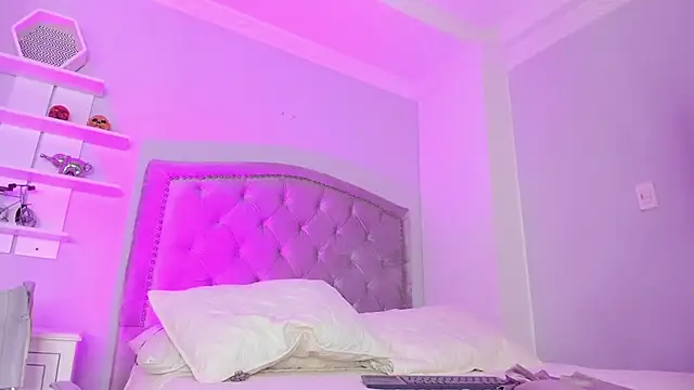 CamileHolmes online show from 01/29/25, 08:08