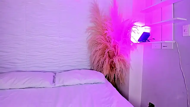 CamileHolmes online show from 01/13/26, 05:24