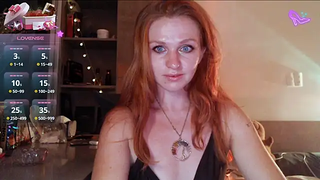 Snapshot of Cassie_Wild chatting on 06/21/26, 12:41 Cassie Wild online show from 06/21/26, 12:41