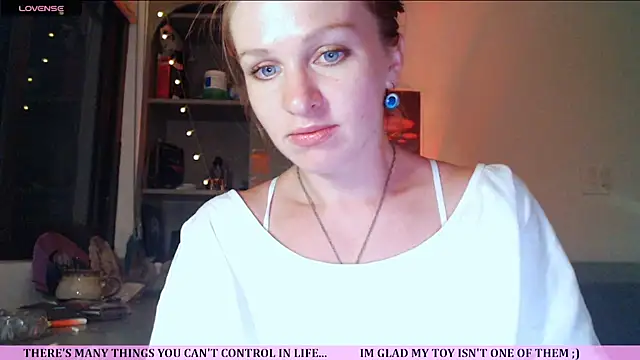 Snapshot of Cassie_Wild chatting on 07/16/26, 01:28 Cassie Wild online show from 07/16/26, 01:28