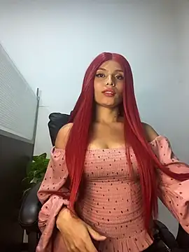 Snapshot of Tiffanysurez_ chatting on 06/30/26, 11:28 Tiffanysurez online show from 06/30/26, 11:28