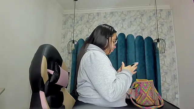 nalalye cruzz  online show from 10/16/25, 02:56