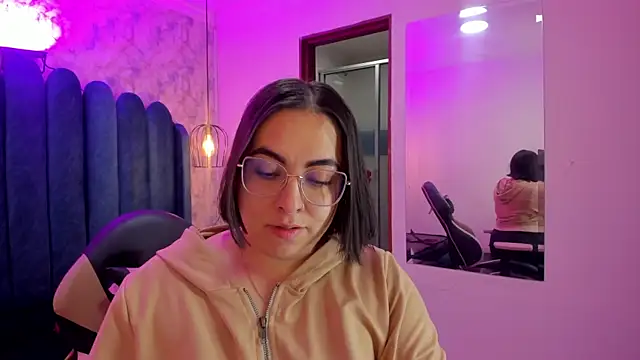 nalalye cruzz  online show from 04/09/26, 02:22