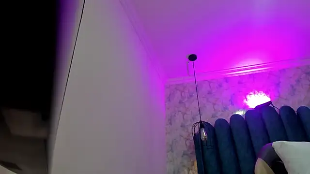 nalalye cruzz  online show from 04/11/26, 02:27