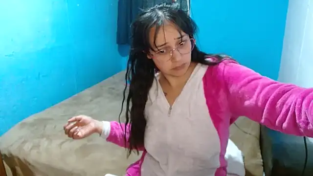 clarisse69 online show from 12/18/24, 03:47