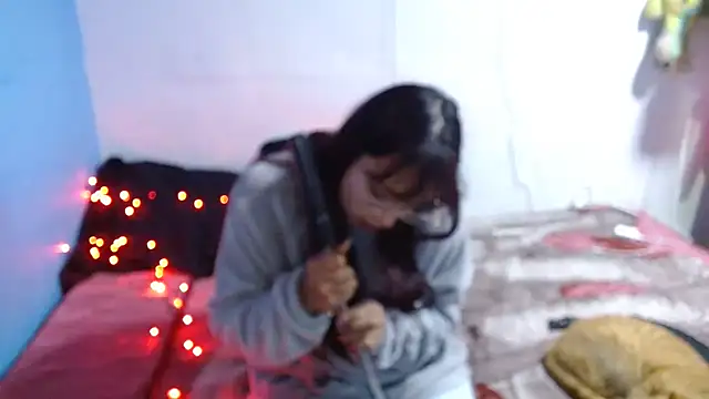 clarisse69 online show from 12/17/25, 11:44