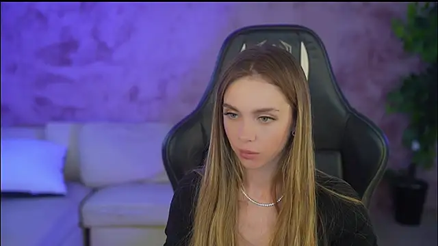 Snapshot of Anabelka054 chatting on 11/05/25, 11:21 Anabelka054 online show from 11/05/25, 11:21