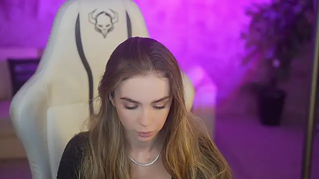 Snapshot of Anabelka054 chatting on 12/01/25, 11:37 Anabelka054 online show from 12/01/25, 11:37