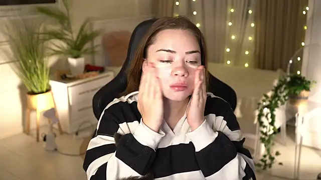 VixenMia online show from 01/06/25, 03:42