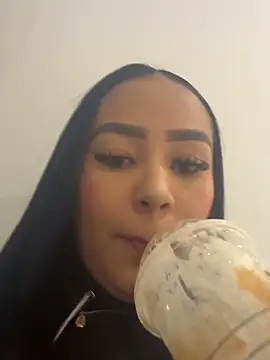 Luisa Fernandaa online show from 10/22/25, 10:53