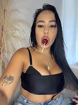 Luisa Fernandaa online show from 04/05/26, 07:44