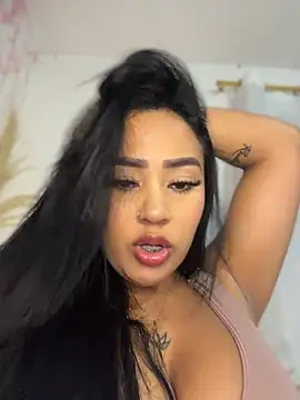 Snapshot of Luisa_Fernandaa chatting on 07/07/26, 03:31 Luisa Fernandaa online show from 07/07/26, 03:31