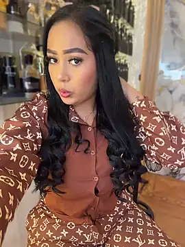 Snapshot of Luisa_Fernandaa chatting on 07/23/26, 10:19 Luisa Fernandaa online show from 07/23/26, 10:19