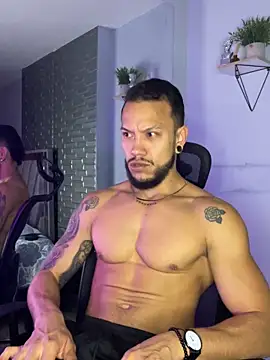 ARON TAYLER01 online show from 11/07/25, 10:26