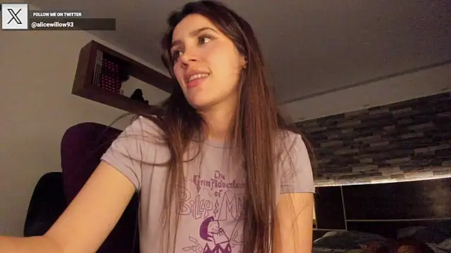 Snapshot of alicewilloww chatting on 02/21/25, 05:35 alicewilloww online show from 02/21/25, 05:35